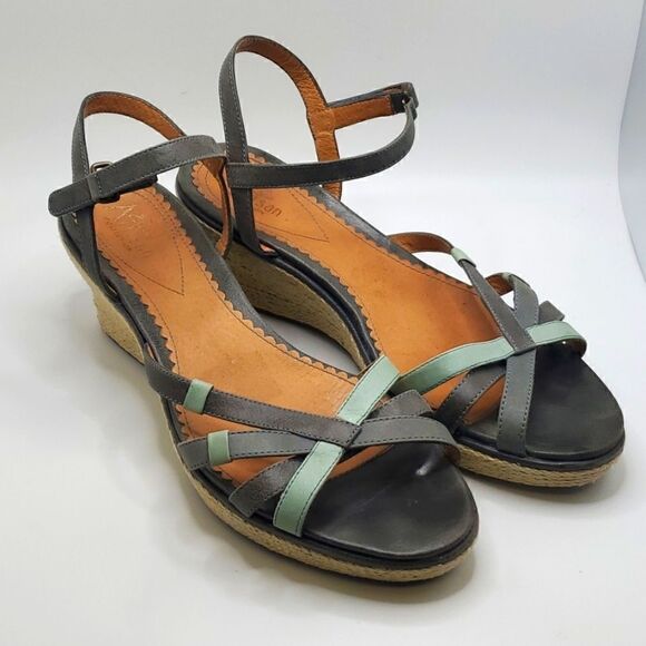 Clarks | Artisan Aquagray Leather Wedge Sandal - Picture 1 of 7